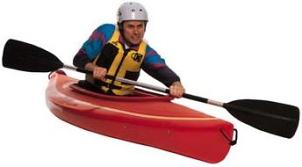hombre en kayak